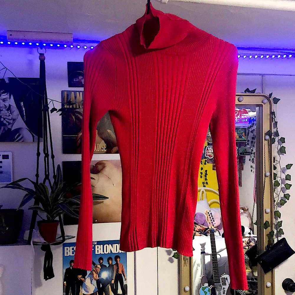 No boundaries red medium sized turtle neck